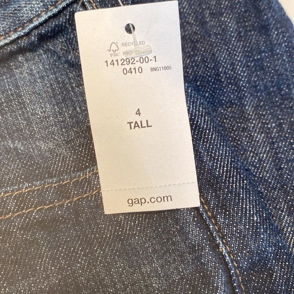 NWT GAP 1969 Sexy Boyfriend Jeans - Picture 3 of 9